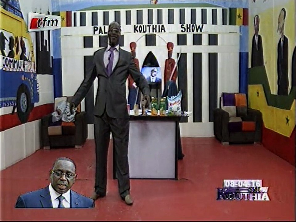 Quand Macky Sall danse au rythme du saabar...vE...