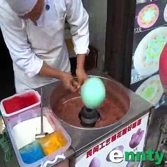 Pamuk şeker ile sanat yaptı!