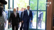 A Bagdad, Kerry promet d'accentuer la pression sur l'EI