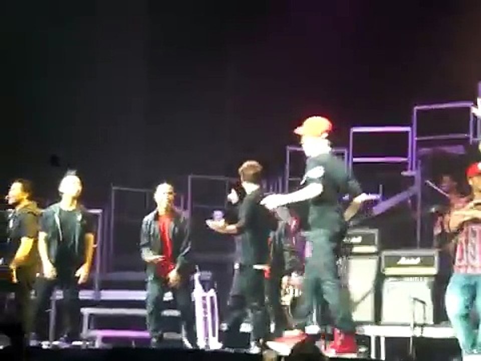 Omaha Mall (: - Justin Bieber & Creww! Oakland 7/17