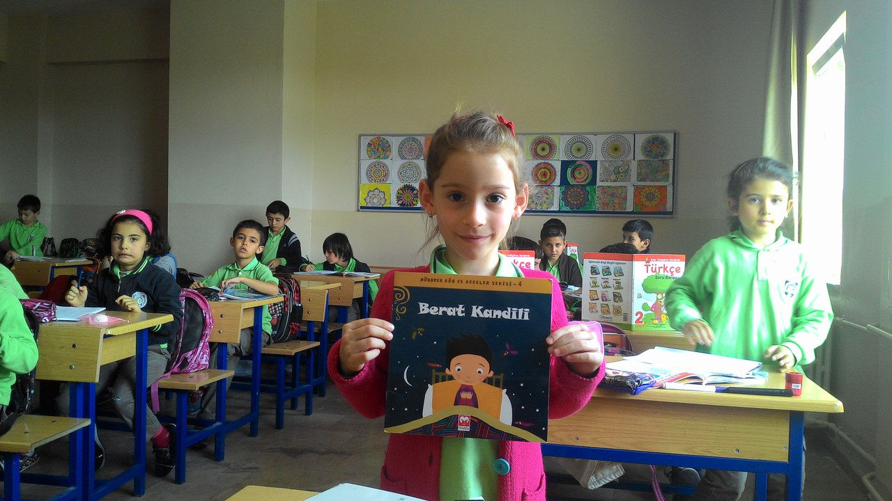İrem ''berat kandili'' adlı kitabı anlatıyor