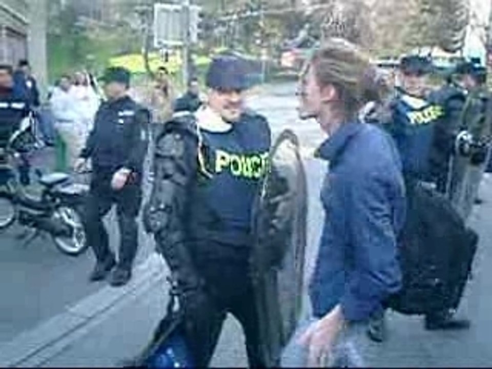 Danse avec les schmits (manif pour le logement)