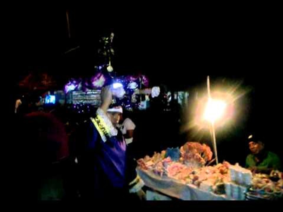 Penitentes se arrastran