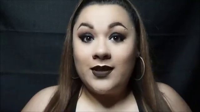 CUTE GIRL BLACK SMOKEY EYE - DARK LIPS