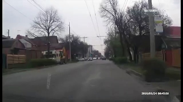 Piéton vs Panneau de signalisation