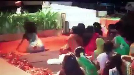 Bảo bao lần rồi, cắn nửa viên thôi méo nghe cơ