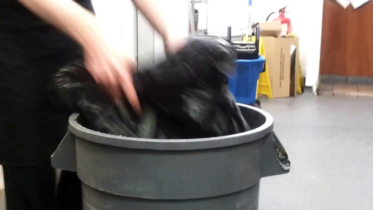 Demonstrational Video: How to put a bin bag in a bin.