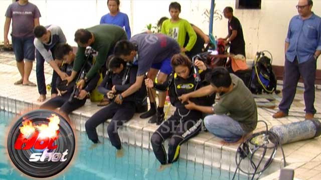 Eza - Nadya - Dinda Kirana Melakukan Adegan Diving di Kolam Renang - Hot Shot 08 April 2016