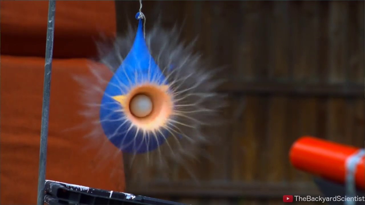 Explosions de ballons en super ralenti ! Slow Motion