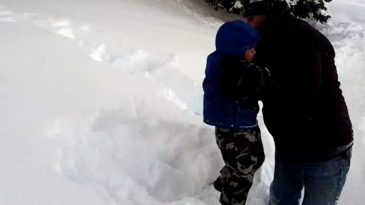 kidos in the snow