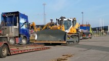 Scania R164 V8 580 8x4 and Liebherr PR736 dozer on a Lowbed VM Trailer