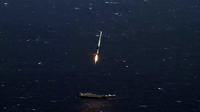 La fusée SpaceX atterrit en pleine mer