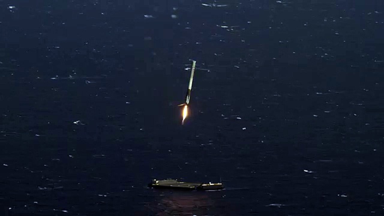La fusée SpaceX atterrit en pleine mer