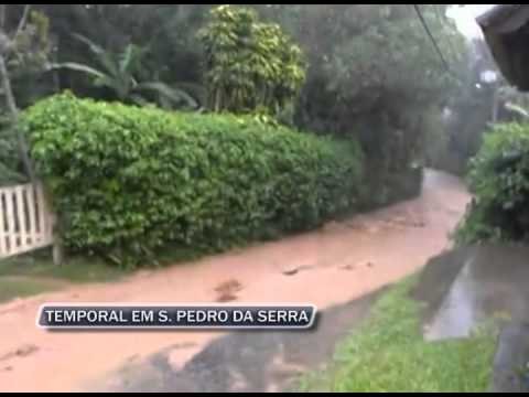06-12-2013 - GRANIZO EM SÃO PEDRO DA SERRA - ZOOM TV JORNAL