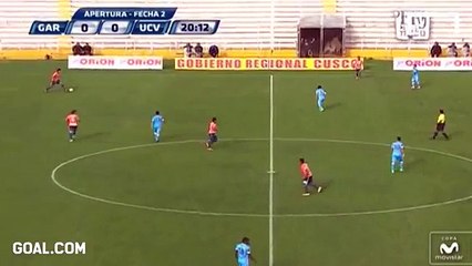 Uzaklardan gelen gol!