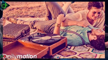 Βασιλική Στεφάνου - Χίλιες Ζωές (Lyric Video)