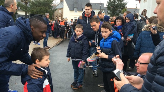 Les joueurs du PSG au contact de leurs fans