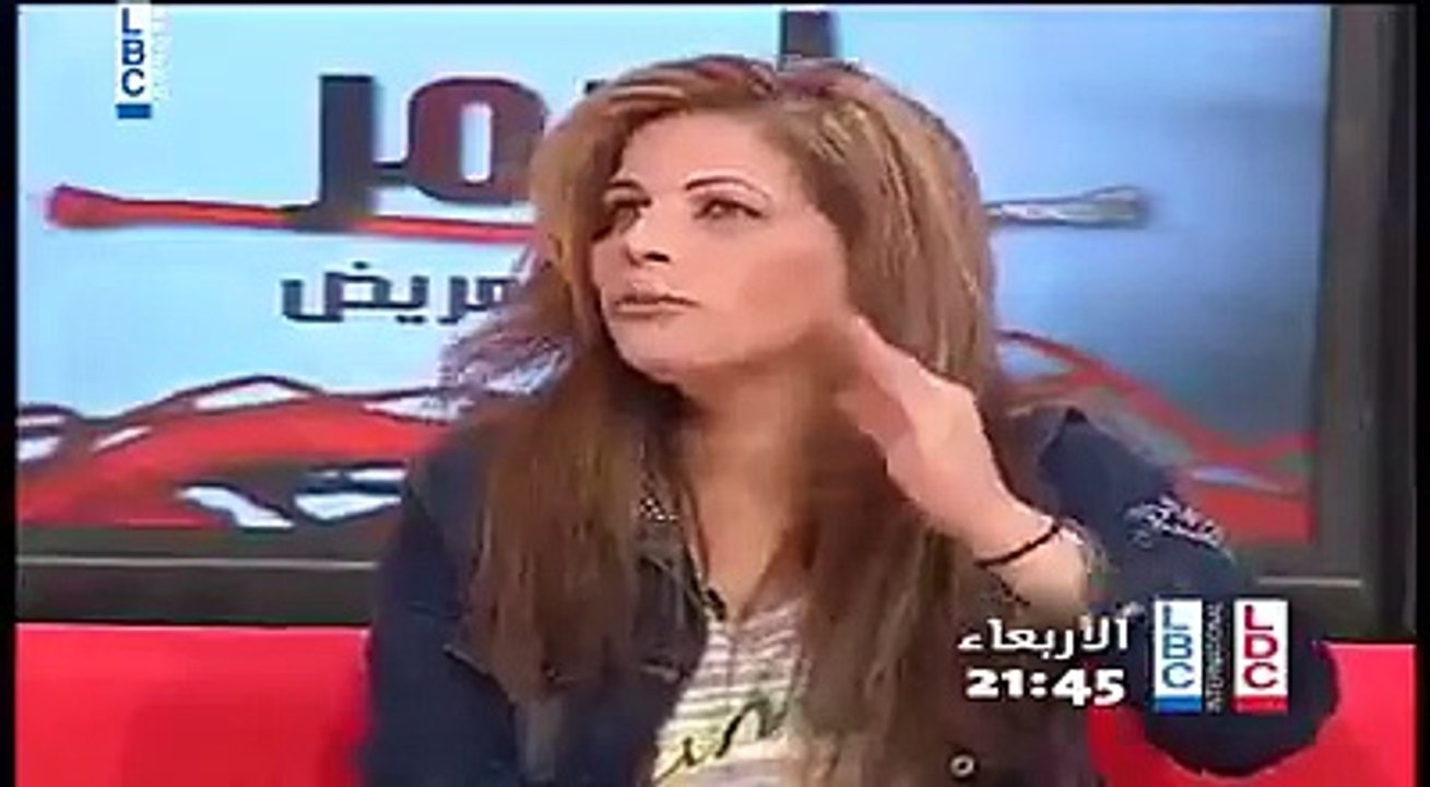 ام بترضع ابنها الكبير عمره 20 سنة.. حب؟ حشيش ؟ ام جنون؟ ما تفسير الحالة؟ انا ‏انصدمت‬ بصراحة