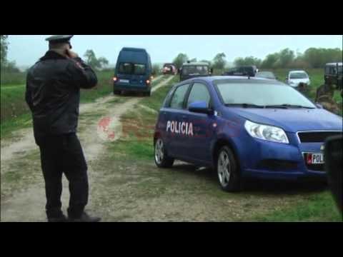 Nxirren nga liqeni i Shkodrës disa pjesë të helikopterit të rrëzuar- Ora News- Lajmi i fundit-