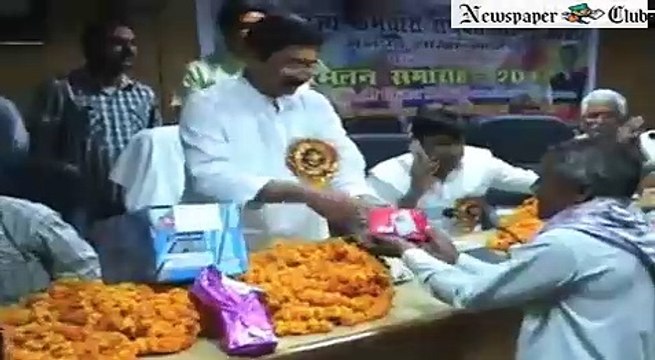 Uttar Pradesh Minister, Vijay Mishra, distributed ladies undergarments, state workers, gajipur, uttar pradesh