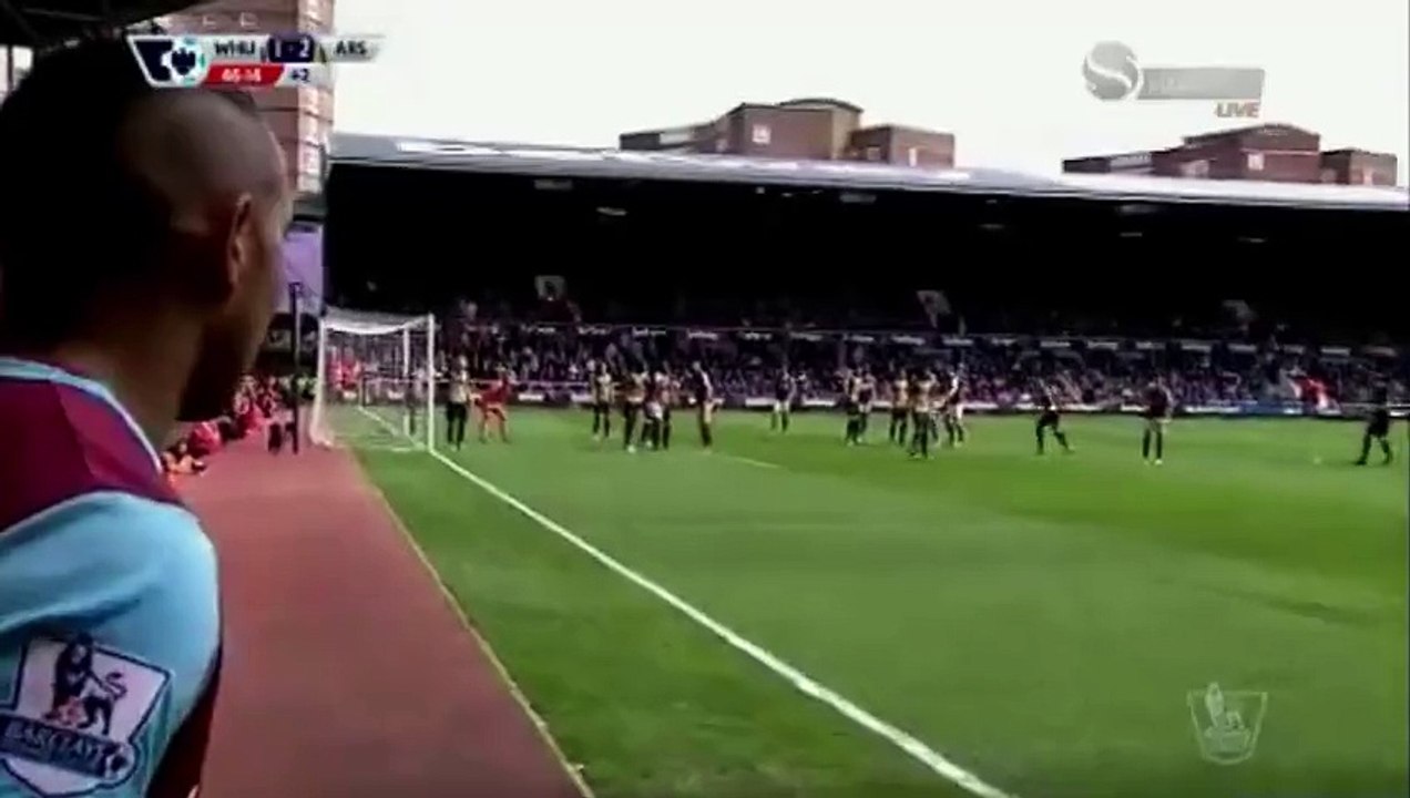 Andy Caroll Goal - West Ham United 2-2 Arsenal 09.04.2016