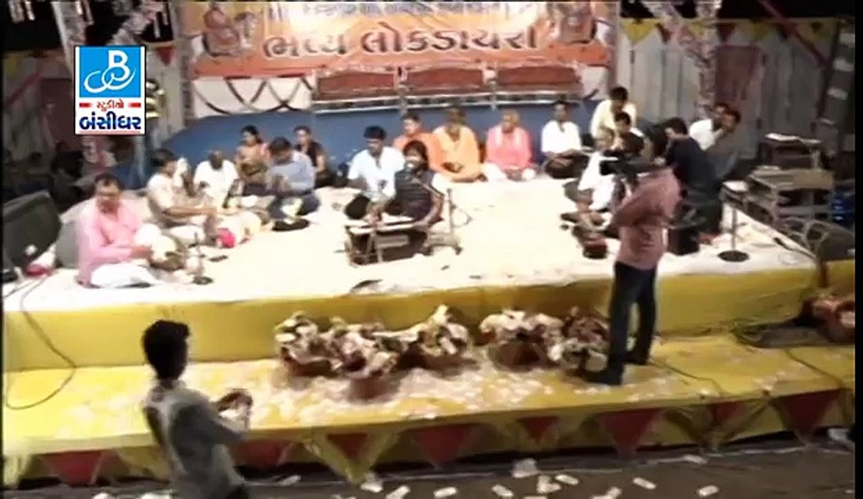 gujarati live music show dayro 2016 by umesh barot 11