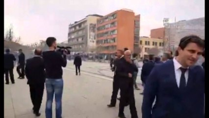 Inagurimi i Thaçit, gaz lotsjellës në afërsi të sheshit para ceremonisë- Ora News-