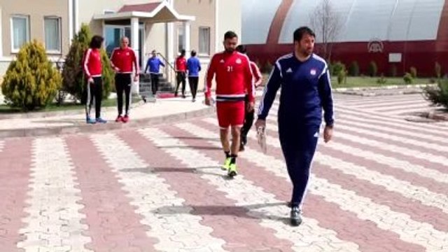 Medicana Sivasspor Teknik Direktörü Bakkal