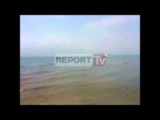 Report TV - Helikopteri i rrëzuar, nis operacioni për nxjerrjen nga ujërat e liqenit