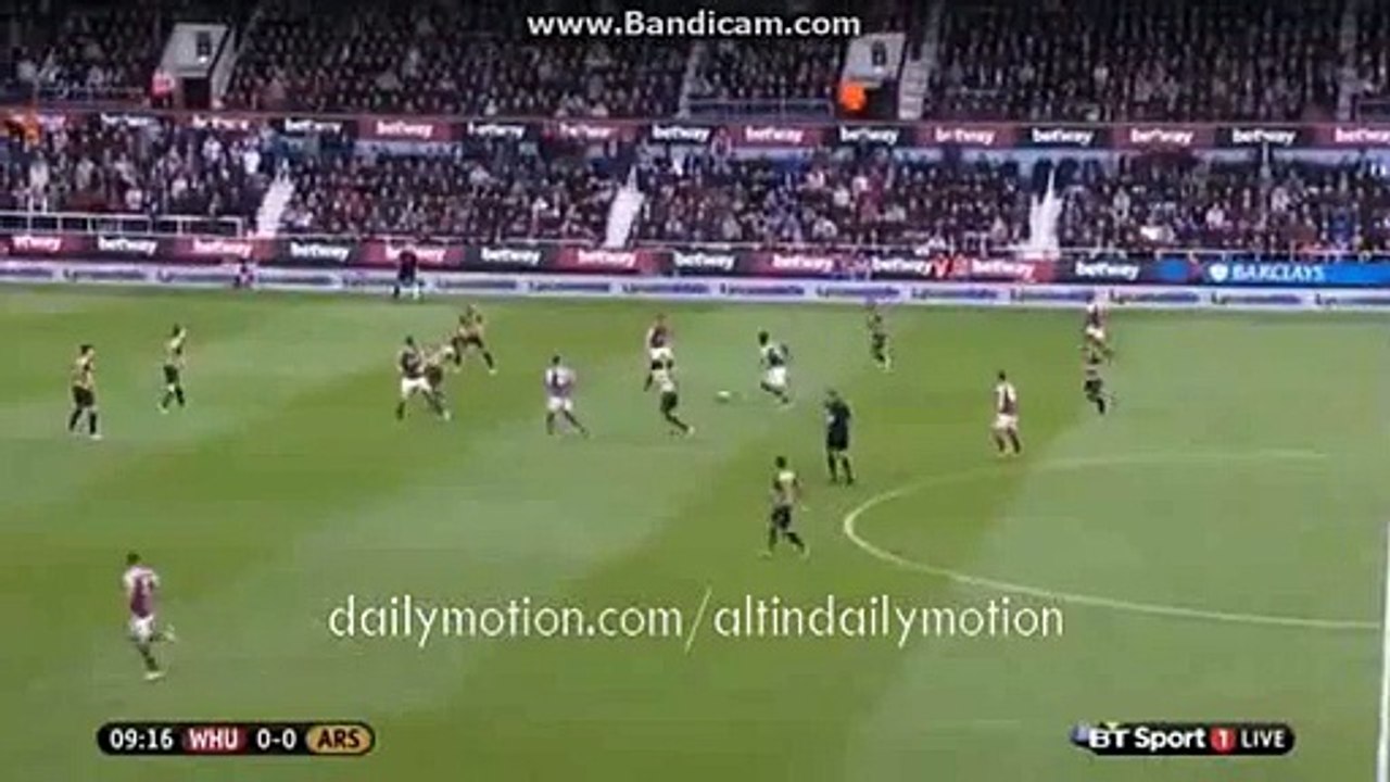 Dimitri Payet Incredible Chance - West Ham 2-2 Arsenal - (Premier League) 09-04-2016