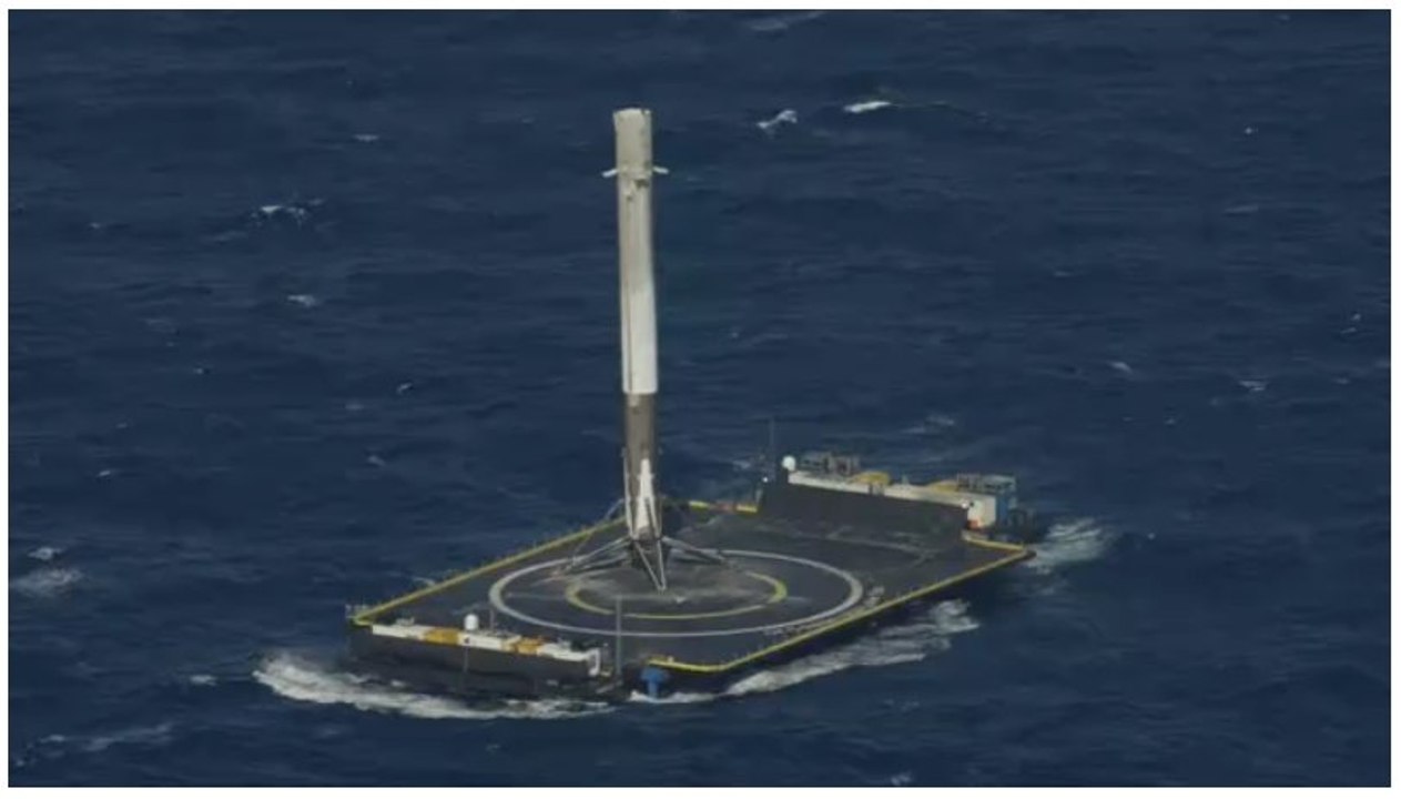 SpaceX réussit l’atterrissage de sa fusée Falcon 9 en pleine mer