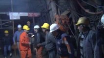 CHP Grup Başkanvekili Özel, Açlık Grevi Yapan Maden İşçilerini Ziyaret Etti