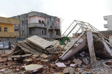 Yürek Burkan Dram! İdilli Vatandaşlar Eşyaları İçin Canlarını Hiçe Sayıyor