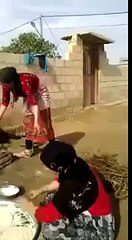 Famous Iraqi girl who is making bread