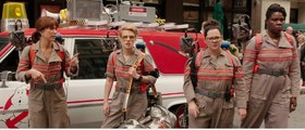 GHOSTBUSTERS - //Chris Hemsworth,Melissa McCarthy,Kristen Wiig >>