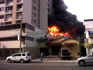 Video herunterladen: Fuego en Vía Porras /Video: Luis Batista