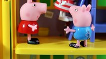 Peppa Pig e Pig George com medo do Lobisomem