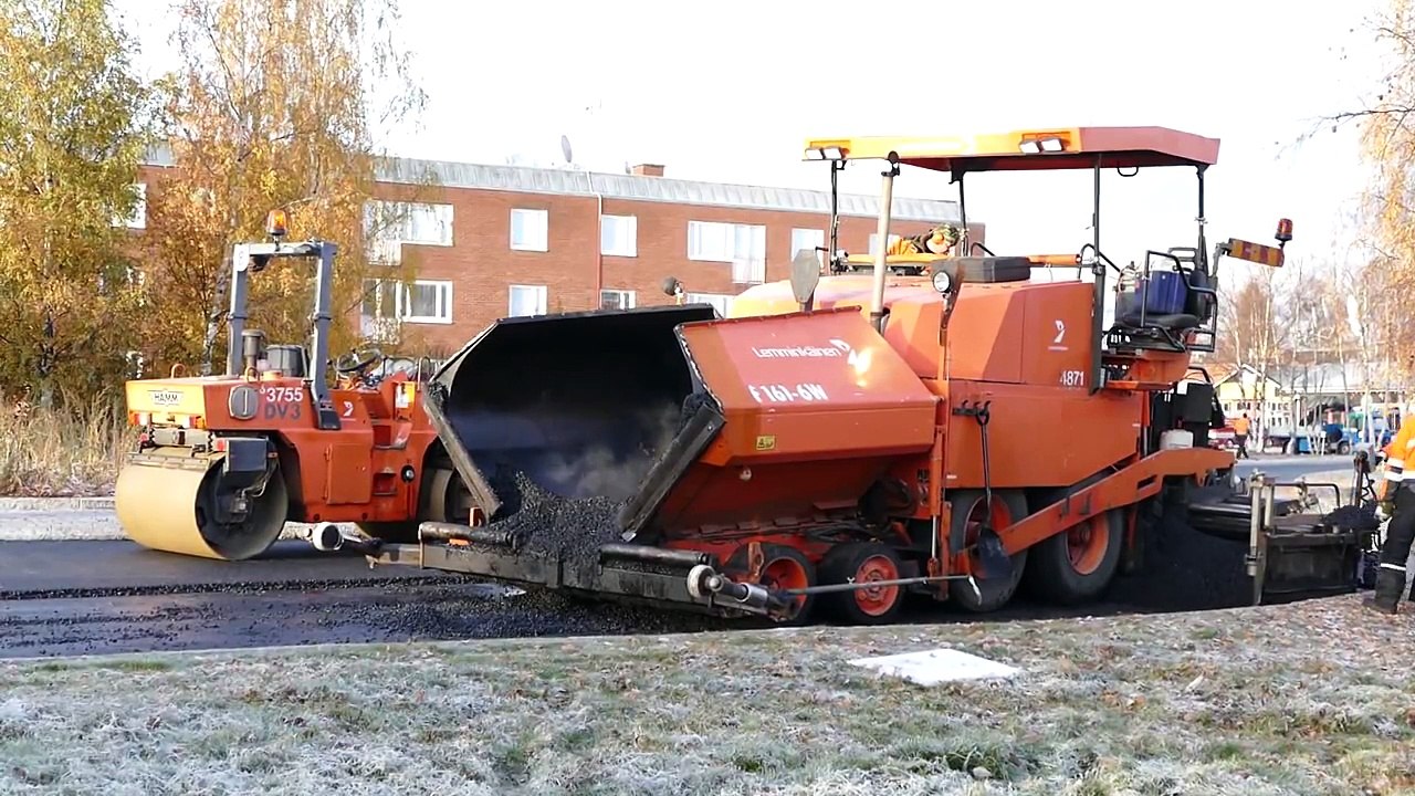 Paving with Dynapac F161-6w Paver