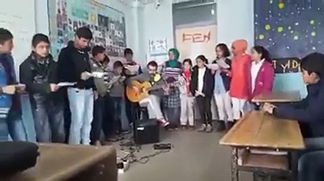 Ağrı Patnos Tes-İş Ortaokulu Öğrencileri ve Öğretmeninden Hoş geldin Şarkısı.