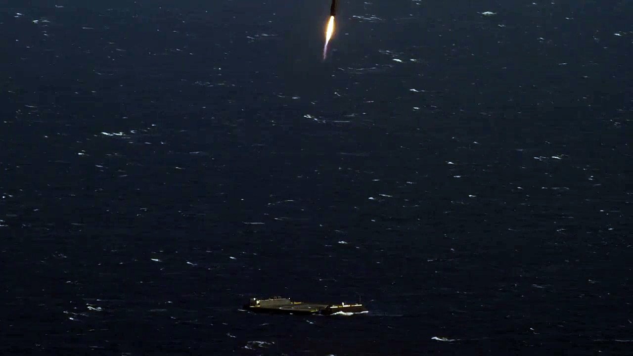 la fusee spacex atterrit en pleine mer pour la premiere fois