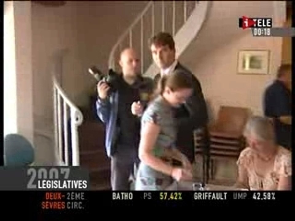 Arnaud Montebourg - le Temps des Jeunes Lions - (17/06/07)