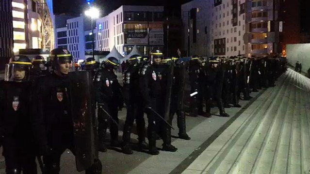 OM : supporters et gendarmes face à face sur le parvis de Vélodrome