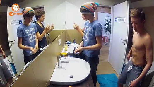 Die Jungs-WG im Schnee; Tag 4 - Dailymotion Video