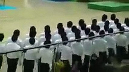 MUST WATCH-THE FUNNIEST Synchronized Walking