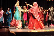Awesome Punjabi Girls Bhangra  I Wedding Full Punjabi Bhangra I  Wedding Dance I Mehndi dance punjabi beautiful girls dancing - punjabi bhangra wedding dance I Girls Out Standing Mehndi Dance 2016 Wedding