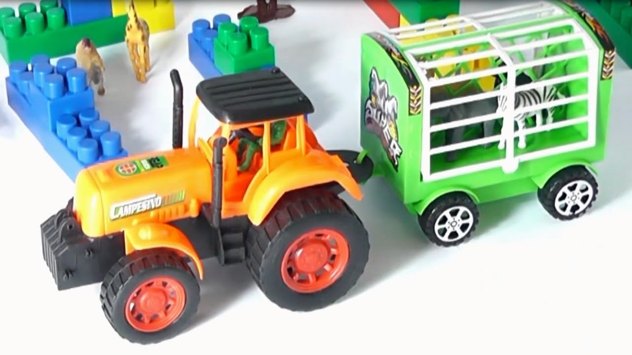 Tractor for children. Learn wild animals in Eng...