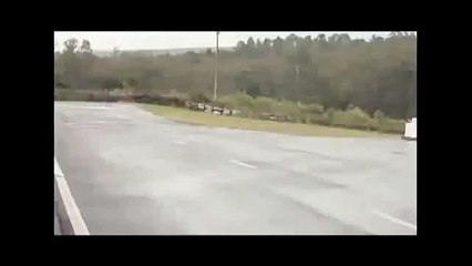 Nissan 350Z İle İğne Deliğinden Geçmek Bu Olsa Gerek