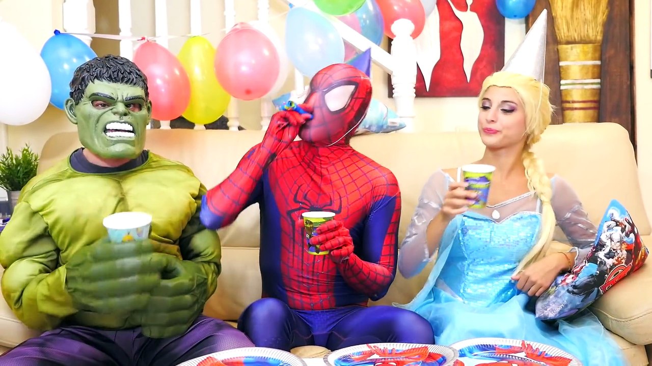 Spiderman vs Werewolf vs Superman vs Frozen Anna Prank - Fun Superhero in Real life