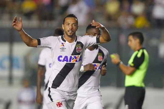 Vasco joga para o gasto, vence Madureira e se garante nas semifinais