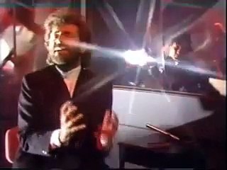 Under Your Thumb ( Godley and Creme ) TOTP 17.9.81